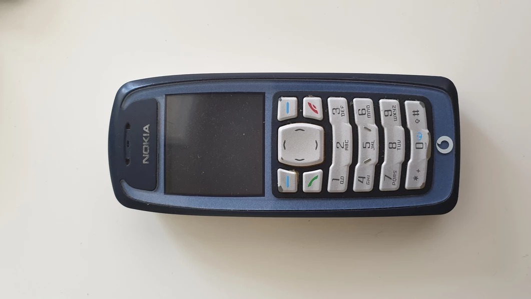 Thumbnail 2 of Nokia 3100
